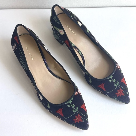 Ann Taylor | Bette Velvet Floral Block Heel - Picture 6 of 9
